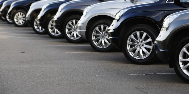 Philip Hammond annoncera également, lors de la présentation de son budget, des changements de réglementation permettant à l'industrie automobile sans chauffeur, qui devrait représenter 28 milliards de livres (31 milliards d'euros) d'ici 2035, de faire circuler ces nouveaux véhicules.
