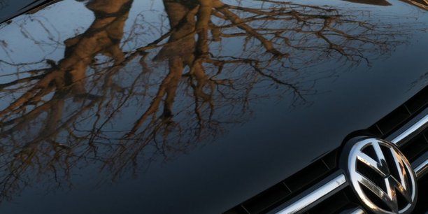 Etats-unis: enquete sur 415.000 vehicules volkswagen pour un probleme d'airbag presume[reuters.com]