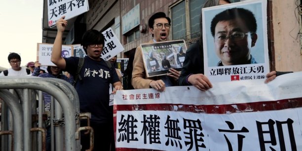 Un avocat chinois emprisonne deux ans pour subversion[reuters.com]