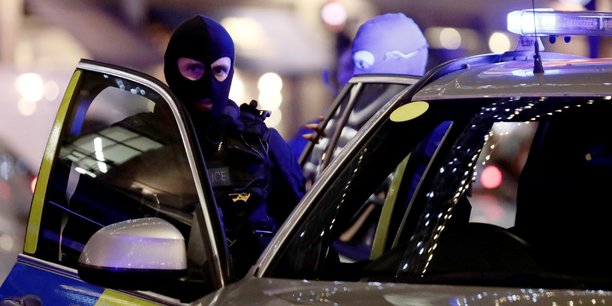 La police londonienne n'a trouve trace d'aucun coup de feu[reuters.com]