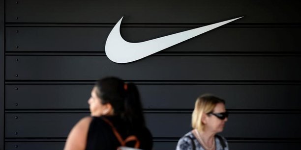 relajado preparar lunes Trump attaque Nike pour sa publicité avec le très controversé Colin  Kaepernick