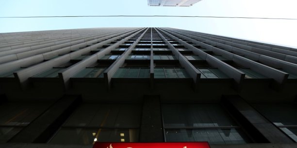 Santander passe une charge de 600 millions d'euros, modifie son conseil[reuters.com]