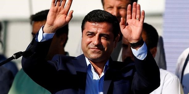 Le proces du dirigeant pro-kurde demirtas s'ouvre en turquie[reuters.com]