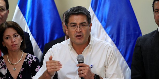 Au honduras, le president sortant toujours considere gagnant[reuters.com]