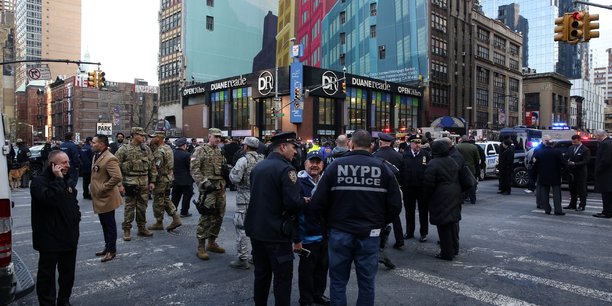 La police inculpe le suspect presume de l'attaque de new york[reuters.com]