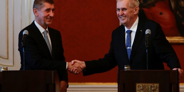 Le nouveau premier ministre tcheque prend ses fonctions[reuters.com]
