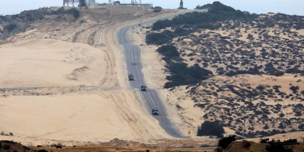 Fermeture du poste frontiere donnant acces a la bande de gaza[reuters.com]