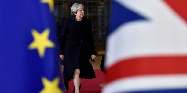 May applaudie par les dirigeants de l'ue sur le brexit[reuters.com]