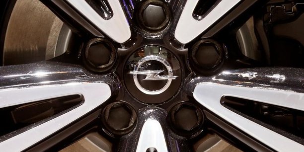 Opel va passer a 35 heures dans le cadre de sa restructuration[reuters.com]