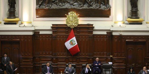 Le president peruvien vise par une procedure de destitution[reuters.com]