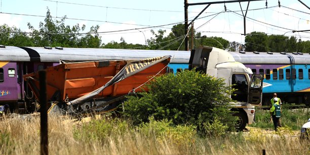 Le 6 janvier, la collision près de Kroonstad, entre un camion et un train qui effectuait la liaison entre Port Elizabeth et Johannesburg a fait 19 morts et quelques centaines de blessés.