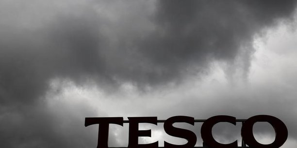 Tesco annonce 800 suppressions d'emplois nettes[reuters.com]
