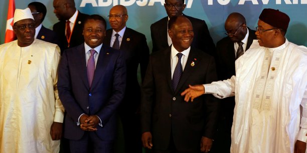 De gauche à droite : Macky Sall, Faure Gnassingbé, Alassane Ouattara et Mahamadou Issoufou, respectivement Chefs d'Etats du Sénégal, du Togo, de la Côte d'Ivoire et du Niger. Lors d'une réunion de l'UEMOA, le 10 avril 2017 à Abidjan.