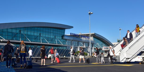 En 2017, l'aéroport de Rennes a bien confirmé son envol. Alors qu'en mars, Easyjet assurera des vols low-cost supplémentaires vers Lyon, la plateforme a embarqué plus de 724 000 passagers (640 000 en 2016) vers 29 destinations en direct, soit 12 en France et à l'international, sur des court et moyen-courriers.