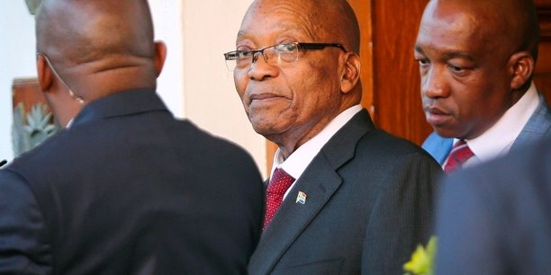 En 2016, la banque VBS avait accordé au président Jacob Zuma (au centre de la photo) un prêt de 7,8 millions de rands (soit 460.000 euros), qui devait servir à rembourser à l'État une partie des fonds ayant permis la rénovation de sa résidence privée.