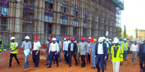 Construit par des entreprises chinoises, le futur siège du Parlement togolais devrait être livré en avril prochain.