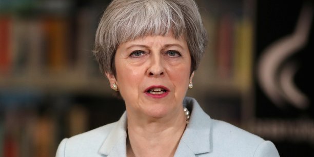 La pression s'accentue sur may avant une reunion sur le brexit[reuters.com]