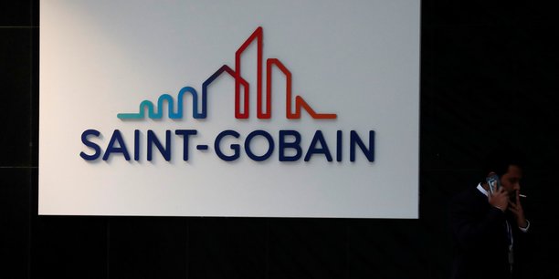 Saint-gobain a accelere en 2017, pense continuer sur sa lancee en 2018[reuters.com]