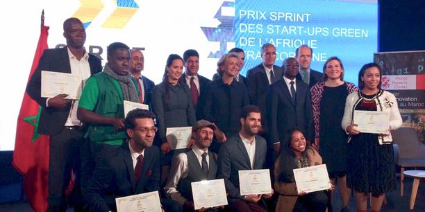 Photo des lauréats du prix Sprint 2018 en compagnie des officiels, lors de la cérémonie de remise des prix qui s'est tenue ce jeudi 1er mars au siège de la région Casablanca-Settat.