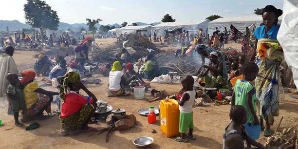 Depuis 2015, les autorités camerounaises sont confrontés à des flux massifs de réfugiés, notamment des Nigérians qui avaient rejoint la région extrême-nord du pays, après avoir fui des attaques dans la zone de combats au nord-est du Nigéria.