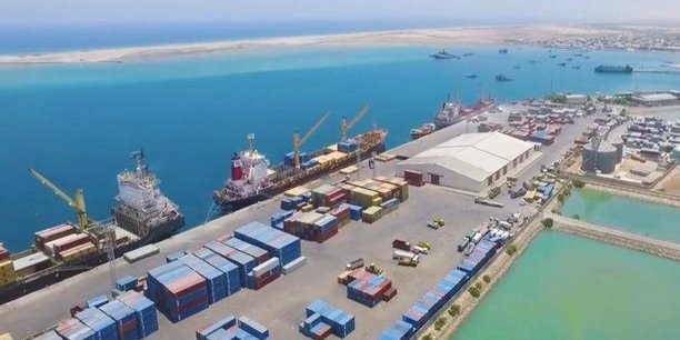 En mai 2016, le groupe émirati DP World avait signé avec le gouvernement de Somaliland un accord d'investissement de 442 millions de dollars pour le développement des activités de commerce et de logistique du port de Berbera.