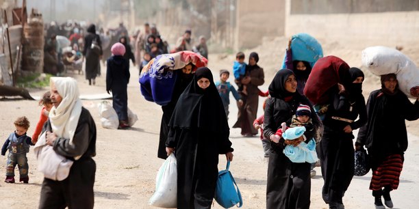 Des milliers de civils continuent a quitter la ghouta orientale[reuters.com]