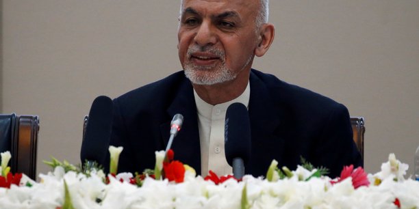 Le president afghan obtient le depart d'un puissant gouverneur[reuters.com]