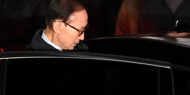 Arrestation de l'ancien president sud-coreen lee myung-bak[reuters.com]