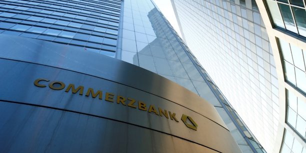 Commerzbank suspend ses publicites sur facebook apres le scandale[reuters.com]