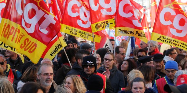 Selon la CGT, quelque 180 cortèges ont défilé dans les villes de France contre le plan de départs volontaires pour les fonctionnaires, l'introduction d'une rémunération au mérite et le recours accru aux contractuels.