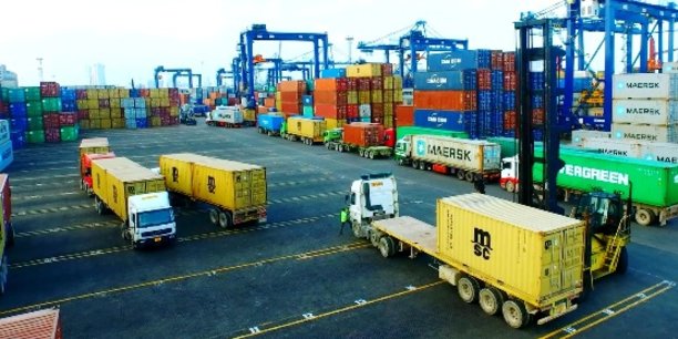 « En Afrique un conteneur reste en moyenne 15 jours dans les ports contre deux en Asie», a fait remarquer Philippe Labonne, directeur général de Bolloré Transport et Logistique.