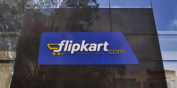 Flipkart, startup fondée en 2007 par deux anciens employés d'Amazon, Sachin Bansal et Binny Bansal, est devenue le numéro un de la vente vie Internet en Inde, contrôlant près de 40% du marché (ici son logo sur la façade du siège de la société à Bengaluru, en Inde, en avril 2015).