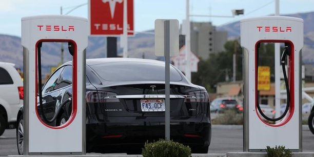 Le top niveau en la matière, ce sont les superchargeurs de Tesla, réservés aux clients de la marque américaine. D'une puissance allant jusqu'à 150 kW, ils permettent de récupérer jusqu'à 270 km d'autonomie en moins d'une demi-heure. On en compte une cinquantaine en France.