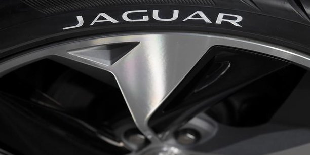 Jaguar land rover supprime des postes et reduit sa production[reuters.com]