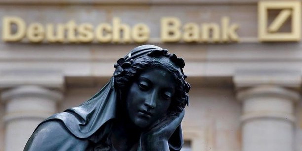 La première banque allemande fait valoir quelle calcule de manière habituelle pour le compte des autorités de tutelle les conséquences d'un dénouement ordonné de positions de trading.