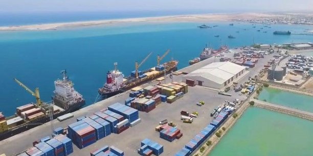 En mai 2016, le groupe émirati DP World avait signé avec le gouvernement de Somaliland un accord d'investissement de 442 millions de dollars pour le développement des activités de commerce et de logistique du port de Berbera.