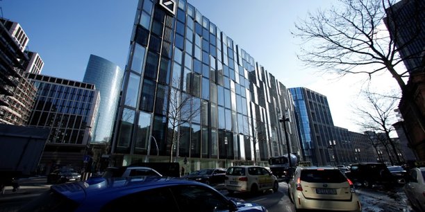 Deutsche bank pourrait annoncer une reorganisation jeudi[reuters.com]