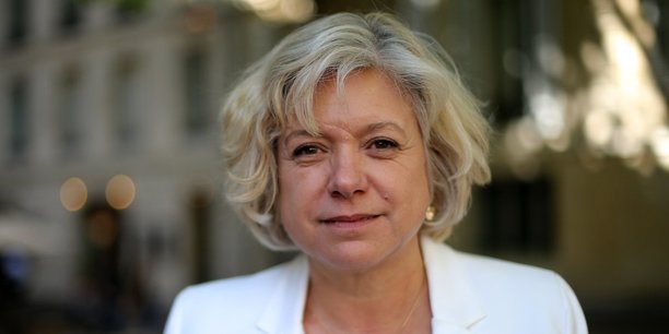 Elue en 2017, Dominique est la députée (LREM) de la 1ere circonscription de Gironde et membre de la commission des finances de l'Assemblée nationale.