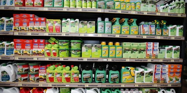 Le gouvernement presente un plan pour reduire pesticides et phytopharmaceutiques[reuters.com]
