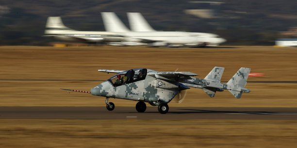 Le groupe sud-africain Paramount compte, parmi son offre, cet appareil léger de reconnaissance aérienne.