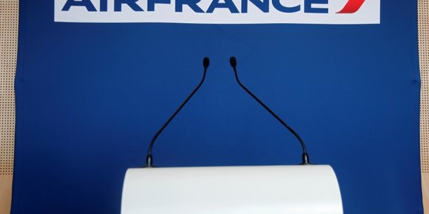Air france chiffre le cout de la greve a pres de 400 millions d'euros[reuters.com]