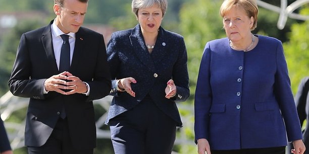 Emmanuel Macron, Theresa May et Angela Merkel au sommet de l'Union européenne et des Balkans, à Sofia, le 17 mai, tentent de serrer les rangs.