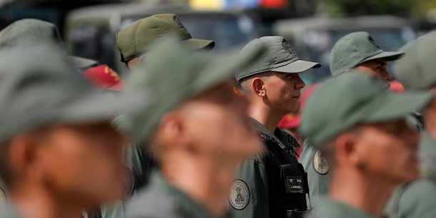 Quinze officiers de haut rang arretes au venezuela[reuters.com]