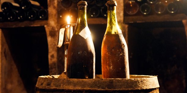 Une bouteille de vin jaune d'arbois de 1774 achetee 85.000 euros[reuters.com]