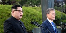 Les présidents des deux Corées se sont revus ce samedi, un mois après leur poignée de main historique sur la ligne symbolique de démarcation.