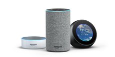 Amazon lance en France son enceinte connectée Echo et ses déclinaisons Echo Dot et Echo Spot, tous fonctionnant avec l'assistant vocal intelligent Alexa.