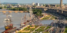 Près de trente voiliers prestigieux ont participé à l'édition 2018 de Bordeaux fête le vin le long des quais de la Garonne.