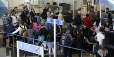 File d'attente de passagers attendant de passer le contrôle à l'aéroport de Munich, en 2016.