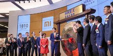 Lei Jun, le fondateur et Pdg de Xiaomi, a fait sonner le gong de la Bourse de Hong Kong à l'occasion de l'introduction de son entreprise ce 9 juillet.