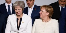 S'exprimant hier aux côtés de la chancelière Angela Merkel au sortir d'une réunion sur les Balkans occidentaux, Theresa May a promis de faire un Brexit en douceur et ordonné. Elle a rejeté l'idée qu'elle ait cédé aux pressions de Bruxelles.